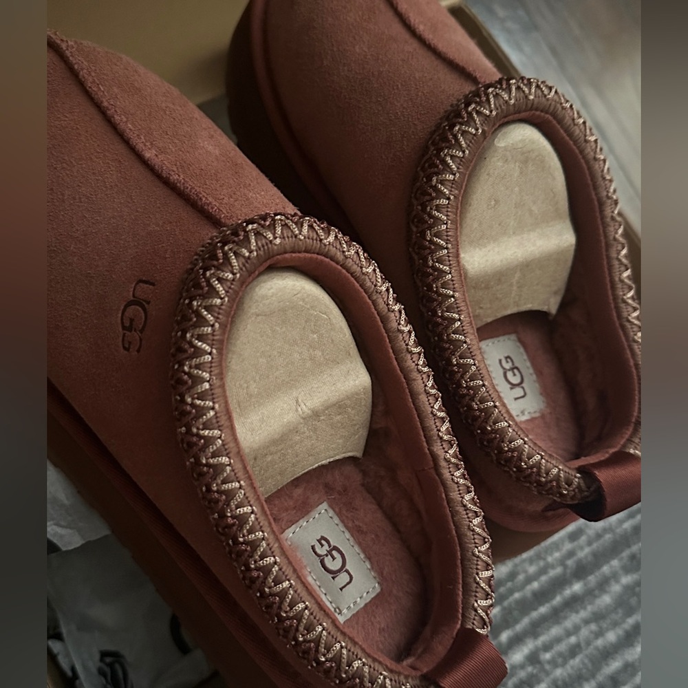 UGG platform